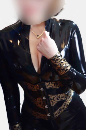 ニーナ女王様</br>Mistress Nina